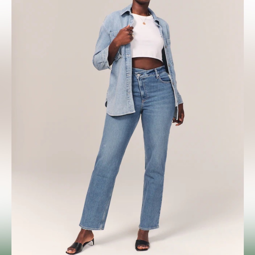 Abercrombie & Fitch Blue ultra high rise 90s straight Leg Jeans